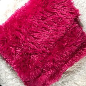 NWOT Racy Pink Shaggy Faux Fur 50" x 60" Throw